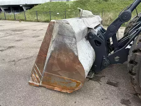 Chargeuse sur pneus 2011 Volvo L150G (10)
