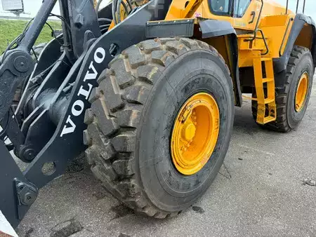 Chargeuse sur pneus 2011 Volvo L150G (11)