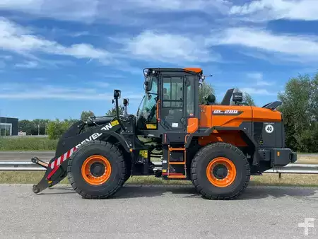 Radlader 2023 DEVELON DL280-7 (1)