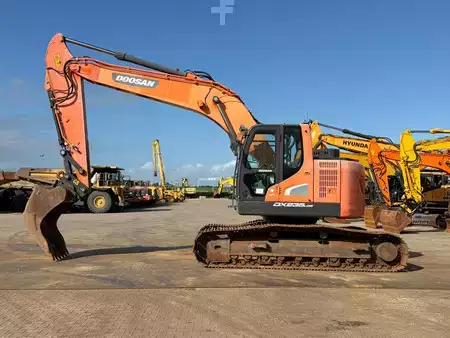 Korečková rýpadla 2015 Doosan DX235LCR-5 (1)