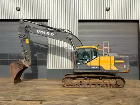 Rupsgraafmachines 2019 Volvo EC220EL (1)