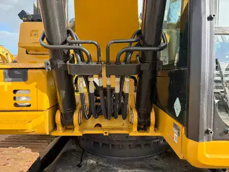 Korečková rýpadla 2017 Caterpillar 323FLN (11)
