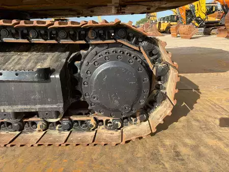 Korečková rýpadla 2017 Caterpillar 323FLN (13)