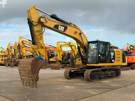 Korečková rýpadla 2017 Caterpillar 323FLN (2)
