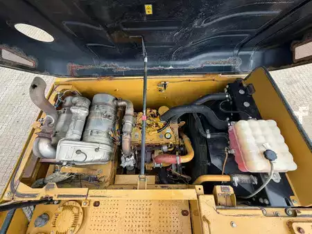 Korečková rýpadla 2017 Caterpillar 323FLN (33)