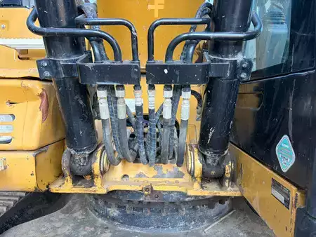 Beltegraver 2018 Caterpillar 320FL (10)