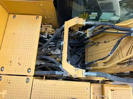 Beltegraver 2018 Caterpillar 320FL (28)