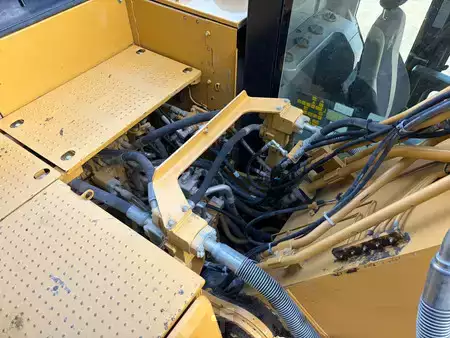 Beltegraver 2018 Caterpillar 320FL (30)