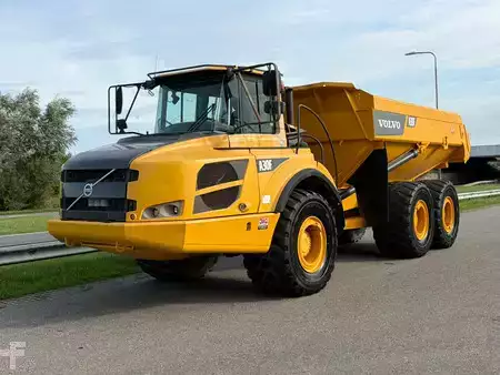 Зчленовані самоскиди 2012 Volvo A30F (1)