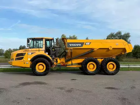 Зчленовані самоскиди 2012 Volvo A30F (2)