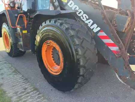 Wielladers 2021 Doosan DL380-7 (14)