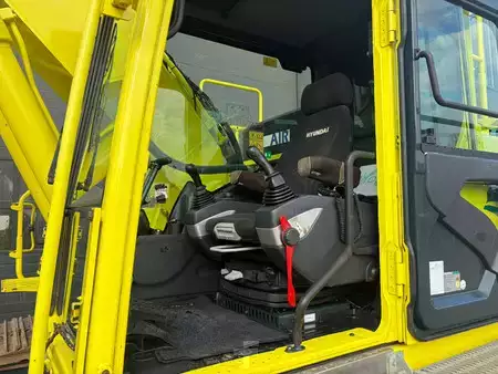 Bæltegraver 2019 Hyundai HX260L (22)