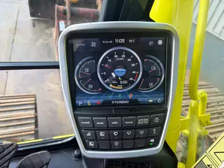 Bæltegraver 2019 Hyundai HX260L (25)