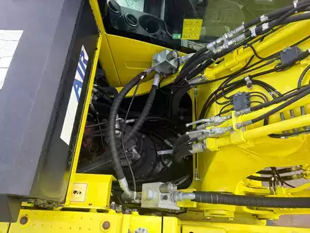 Bæltegraver 2019 Hyundai HX260L (35)