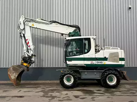 Mobilní bagry 2016 Liebherr A916 (1)