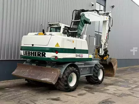 Mobilní bagry 2016 Liebherr A916 (5)