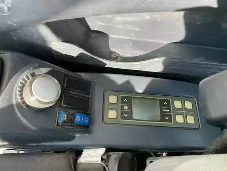 Kettenbagger 2014 Hyundai Robex 300NLC-9A (25)