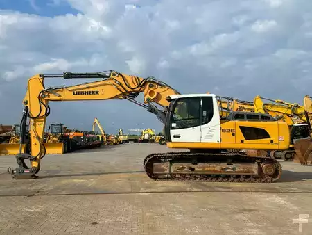 Kettenbagger 2016 Liebherr R926LC (1)