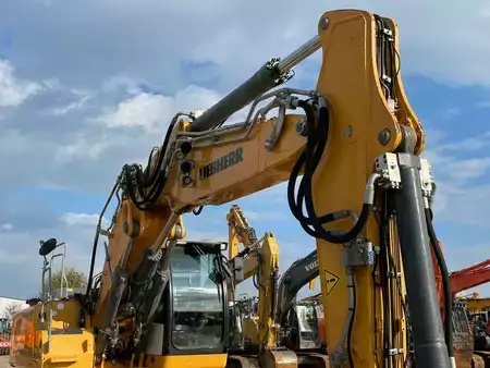 Kettenbagger 2016 Liebherr R926LC (9)