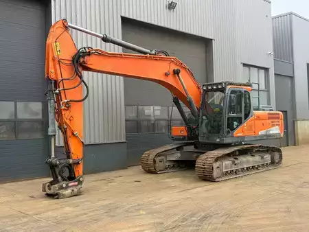 Hydraulic Excavators 2017 Doosan DX255LC-5 (2)