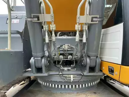 Korečková rýpadla 2021 Liebherr R934LC (10)