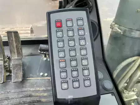 Korečková rýpadla 2021 Liebherr R934LC (23)