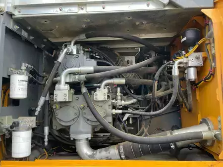 Korečková rýpadla 2021 Liebherr R934LC (30)