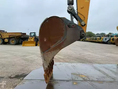 Korečková rýpadla 2021 Liebherr R934LC (9)