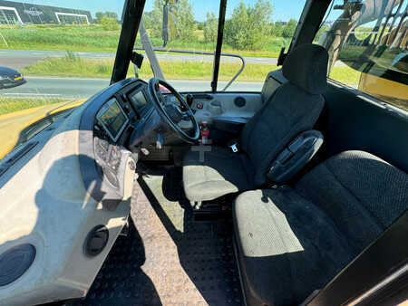 Knickgelenkte Muldenkipper/Dumper 2011 Caterpillar 740B (22)