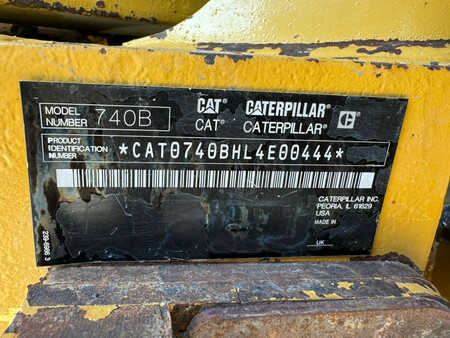 Knickgelenkte Muldenkipper/Dumper 2011 Caterpillar 740B (30)