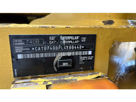 Knickgelenkte Muldenkipper/Dumper 2011 Caterpillar 740B (29)
