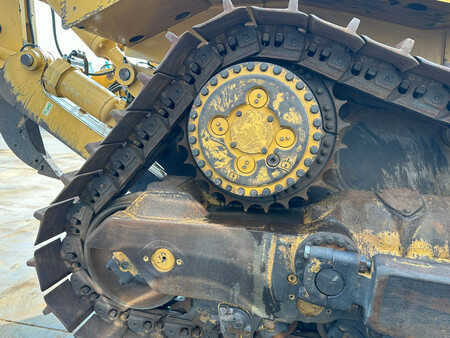 Telaketjupuskutraktorit 2018 Caterpillar D8R (13)