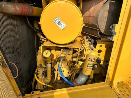 Telaketjupuskutraktorit 2018 Caterpillar D8R (18)