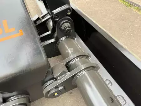 Escavatori cingolati 2011 SBL  (10)