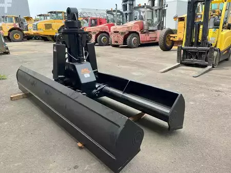 Escavatori cingolati 2011 SBL  (13)