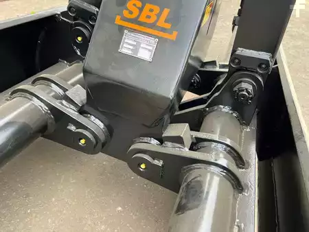 Escavatori cingolati 2011 SBL  (15)