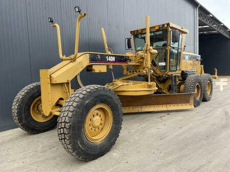 Grader 2005 Caterpillar 140H (1)