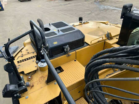 Caterpillar 325F LCR