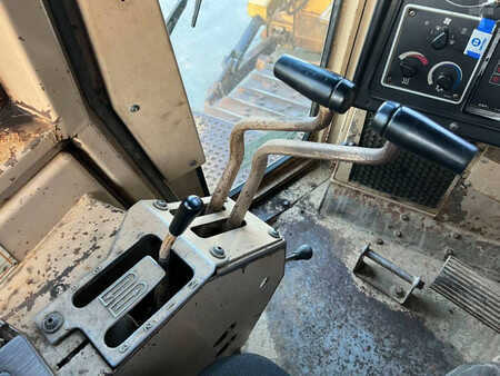 Escavadoras 1996 Caterpillar D7H (31)