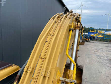 Beltegraver 1992 Caterpillar 325LN (29)