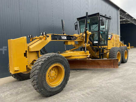 Grader 2018 Caterpillar 140K (1)