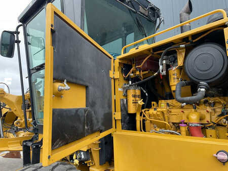 Grader 2018 Caterpillar 140K (9)