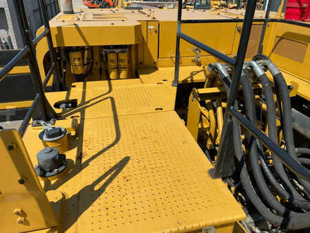 Excavadoras de cadenas 2015 Caterpillar 374F L (15)