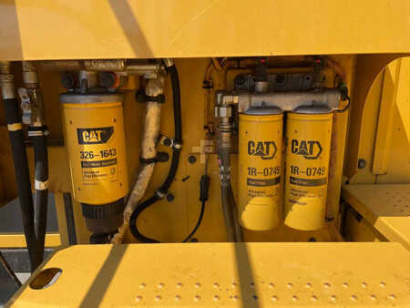 Excavadoras de cadenas 2015 Caterpillar 374F L (16)