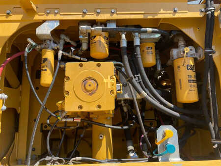 Excavadoras de cadenas 2015 Caterpillar 374F L (23)