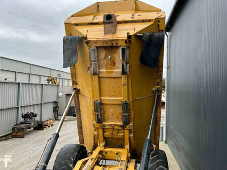 Dumpers articulados 2013 Caterpillar 735B (11)