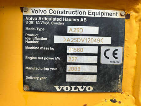 Artikulerte dumpere 2003 Volvo A25D (9)