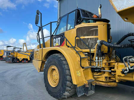 Dumpers articulados 2013 Caterpillar 735B (15)