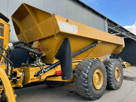 Dumpers articulados 2013 Caterpillar 735B (16)