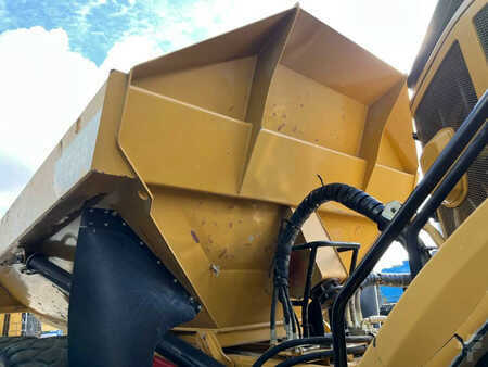Dumpers articulados 2013 Caterpillar 735B (25)